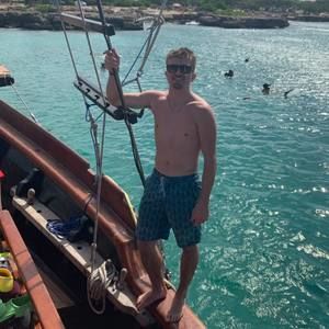 Meet your Posher, Brady